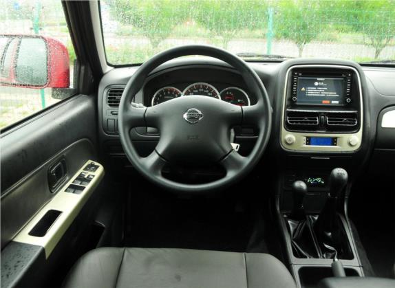帕拉丁 2013款 2.4L 四驱豪华纪念版 国IV 中控类   驾驶位