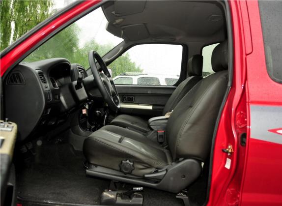 帕拉丁 2013款 2.4L 四驱豪华纪念版 国IV 车厢座椅   前排空间
