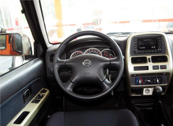 帕拉丁 2013款 2.4L 两驱标准型 国V 中控类   驾驶位