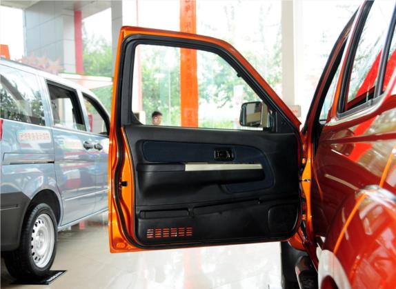 帕拉丁 2013款 2.4L 两驱标准型 国V 车厢座椅   前门板