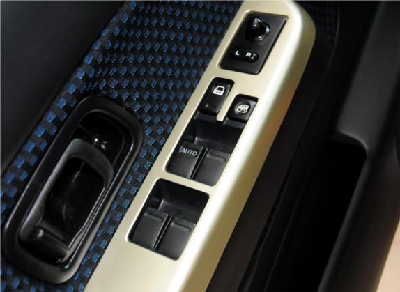 帕拉丁 2013款 2.4L 两驱标准型 国V 车厢座椅   门窗控制