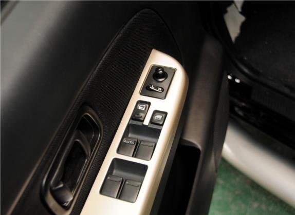 帕拉丁 2013款 2.4L 四驱标准型 国V 车厢座椅   门窗控制