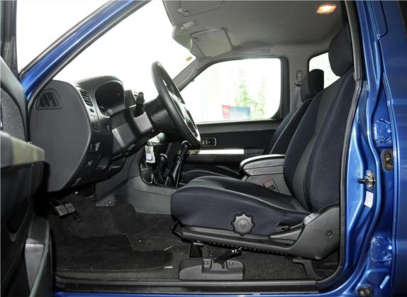 帕拉丁 2013款 2.4L 四驱豪华型 国V 车厢座椅   前排空间