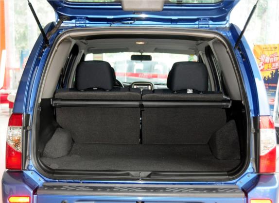 帕拉丁 2013款 2.4L 四驱豪华型 国V 车厢座椅   后备厢