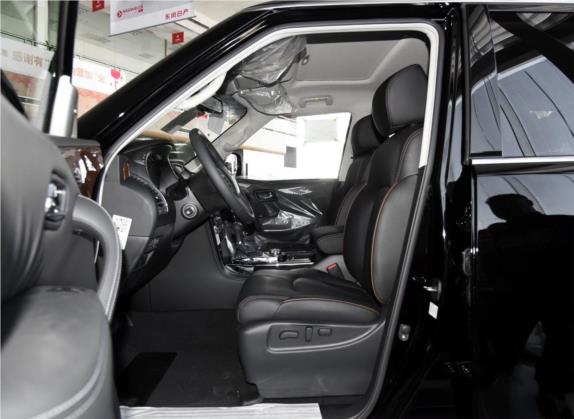 途乐 2017款 5.6L 标准型 车厢座椅   前排空间