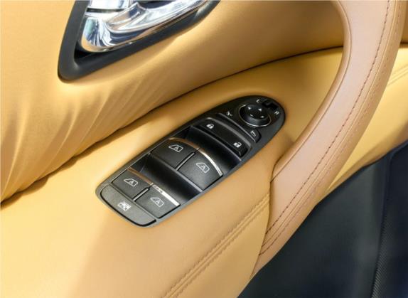 途乐 2018款 4.0L 铂金型 车厢座椅   门窗控制