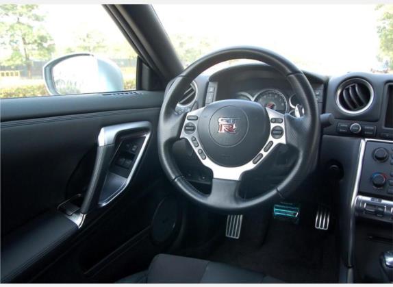 日产GT-R 2010款 3.8T Premium Edition 中控类   驾驶位