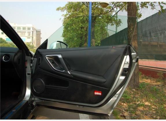 日产GT-R 2010款 3.8T Premium Edition 车厢座椅   前门板
