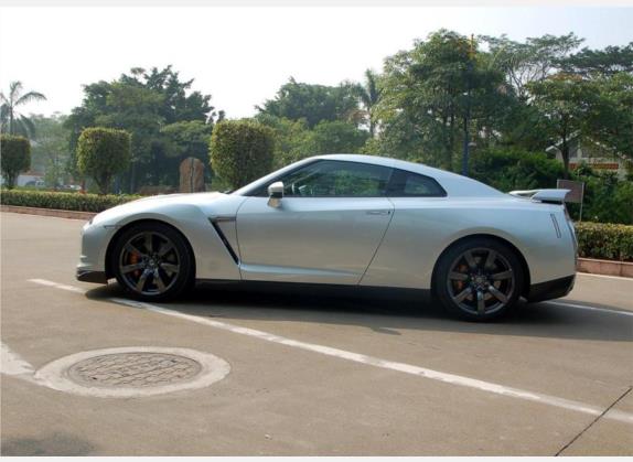 日产GT-R 2010款 3.8T Premium Edition 外观   正侧