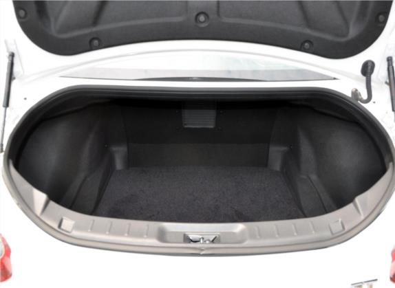 日产GT-R 2012款 3.8T Premium Edition 车厢座椅   后备厢