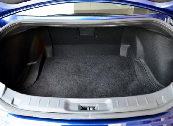 日产GT-R 2013款 3.8T Premium Edition 车厢座椅   后备厢