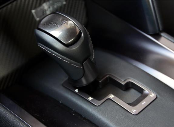 日产GT-R 2013款 3.8T Premium Edition 中控类   挡把
