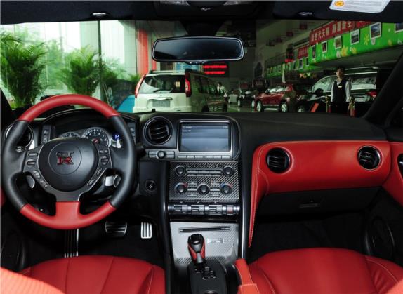 日产GT-R 2014款 3.8T Premium Edition 棕红内饰 中控类   中控全图