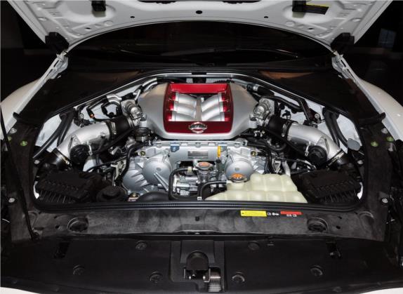 日产GT-R 2014款 3.8T Premium Edition 棕红内饰 其他细节类   发动机舱