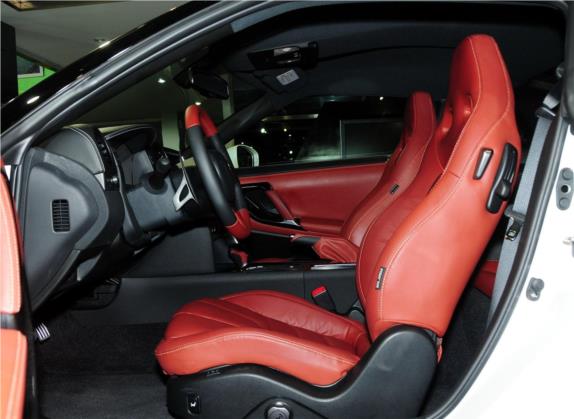 日产GT-R 2014款 3.8T Premium Edition 棕红内饰 车厢座椅   前排空间