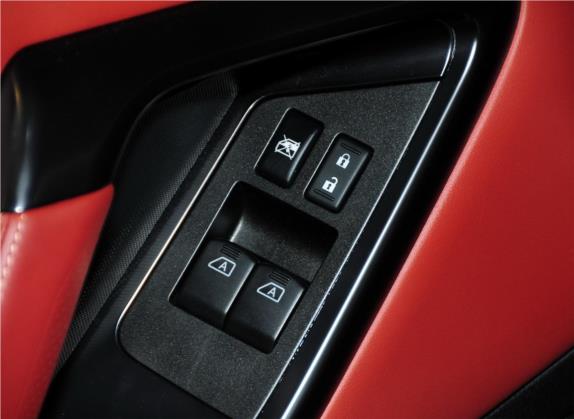 日产GT-R 2014款 3.8T Premium Edition 棕红内饰 车厢座椅   门窗控制