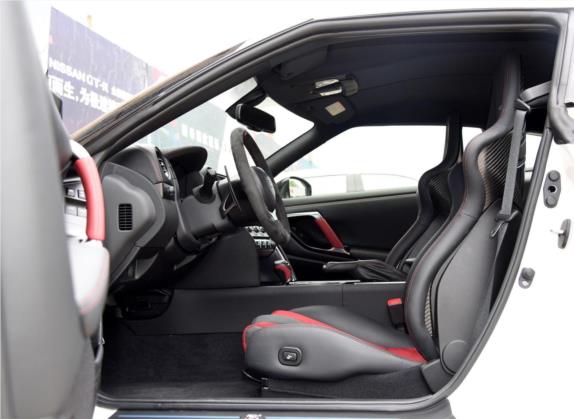 日产GT-R 2015款 3.8T NISMO 车厢座椅   前排空间