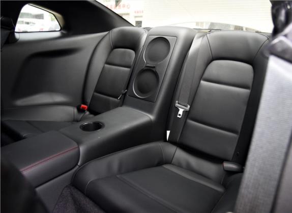 日产GT-R 2015款 3.8T NISMO 车厢座椅   后排空间