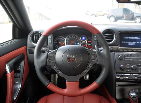 日产GT-R 2015款 3.8T 豪华棕红内饰版 中控类   驾驶位