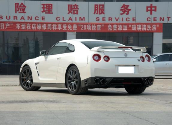 日产GT-R 2015款 3.8T 豪华棕红内饰版 外观   斜后