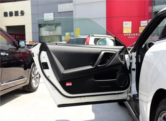 日产GT-R 2015款 3.8T 动感酷黑内饰版 车厢座椅   前门板