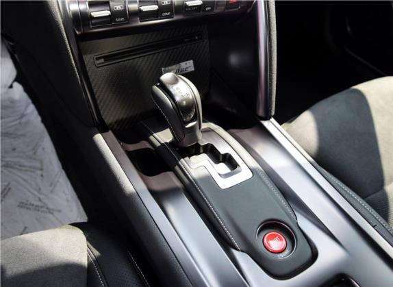 日产GT-R 2015款 3.8T 动感酷黑内饰版 中控类   挡把