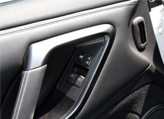 日产GT-R 2015款 3.8T 动感酷黑内饰版 车厢座椅   门窗控制