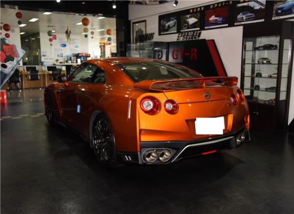 日产GT-R 2017款 3.8T 旗舰版 外观   斜后