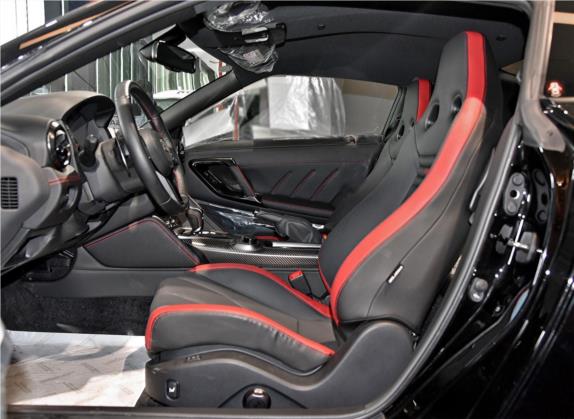 日产GT-R 2017款 3.8T 黑金刚版 车厢座椅   前排空间
