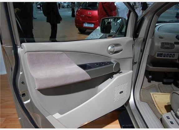 贵士 2005款 3.5L 车厢座椅   前门板