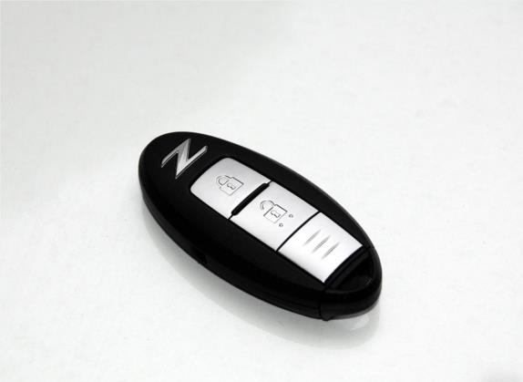 日产370Z 2013款 3.7L Coupe 其他细节类   钥匙