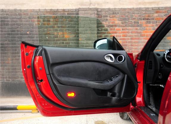 日产370Z 2013款 3.7L Coupe 车厢座椅   前门板