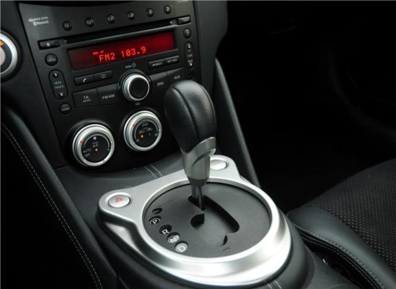 日产370Z 2013款 3.7L Coupe 中控类   挡把