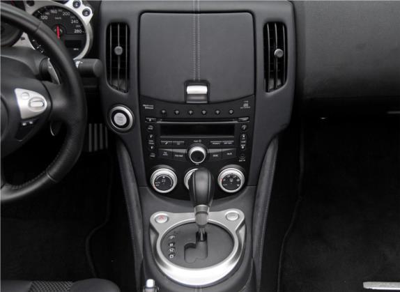 日产370Z 2013款 3.7L Roadster 中控类   中控台