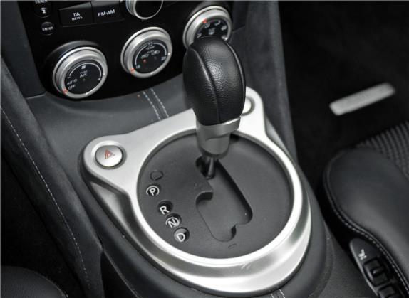 日产370Z 2013款 3.7L Roadster 中控类   挡把