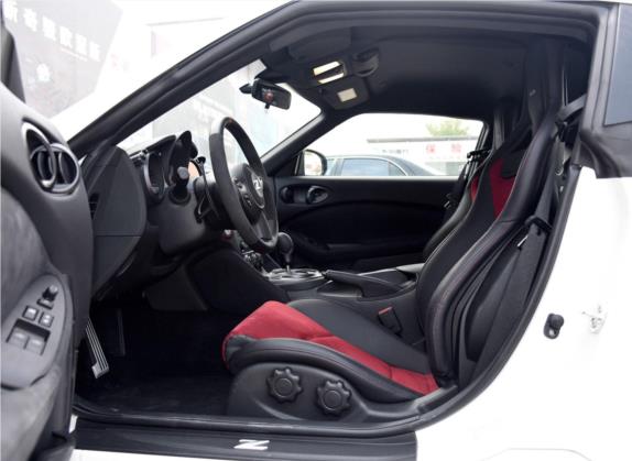 日产370Z 2015款 3.7L NISMO 车厢座椅   前排空间