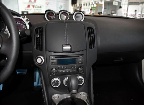 日产370Z 2015款 3.7L Coupe 中控类   中控台
