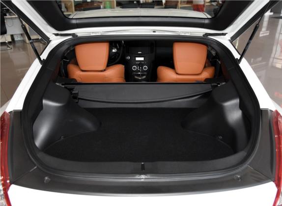 日产370Z 2015款 3.7L Coupe 车厢座椅   后备厢