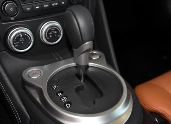 日产370Z 2015款 3.7L Coupe 中控类   挡把