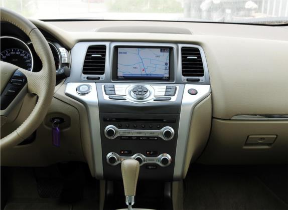 楼兰 2011款 3.5L CVT 中控类   中控台