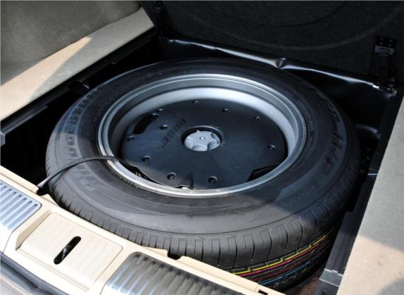 楼兰 2011款 3.5L CVT 其他细节类   备胎