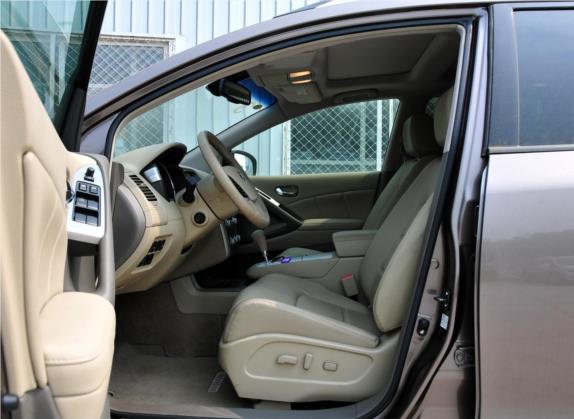 楼兰 2011款 3.5L CVT 车厢座椅   前排空间
