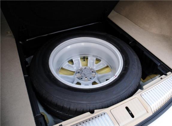 楼兰 2013款 3.5L CVT 荣耀版 其他细节类   备胎