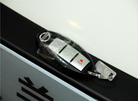 楼兰 2013款 3.5L CVT 荣耀版 其他细节类   钥匙