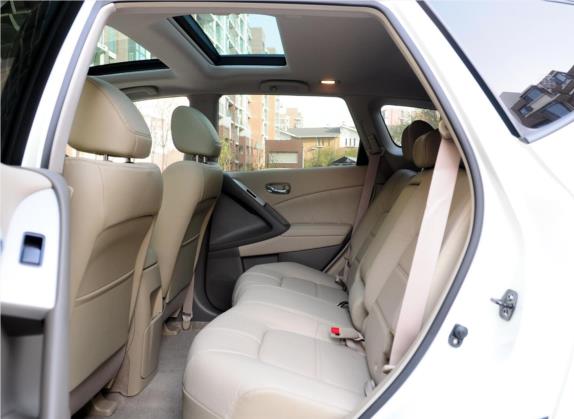 楼兰 2013款 3.5L CVT 荣耀版 车厢座椅   后排空间