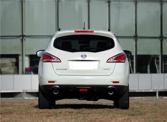 楼兰 2013款 3.5L CVT 荣耀版 外观   正后