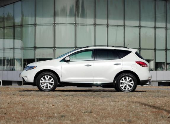 楼兰 2013款 3.5L CVT 荣耀版 外观   正侧