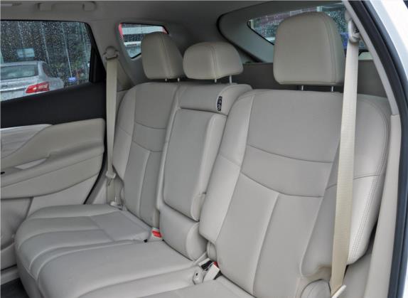 楼兰 2017款 2.5L XL NAVI Plus 两驱智领版 车厢座椅   后排空间