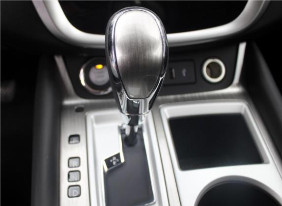 楼兰 2019款 2.5L XL 两驱智联豪华版 国V 中控类   挡把