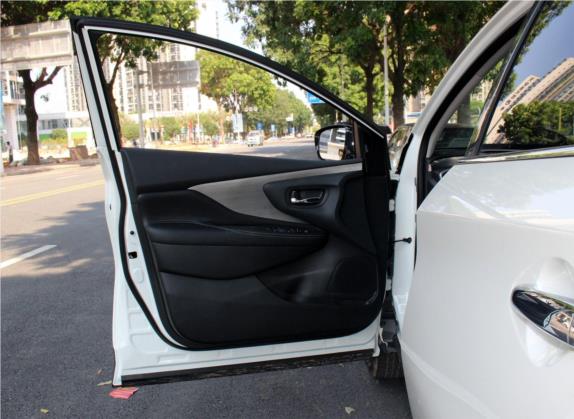 楼兰 2019款 2.5L XL Plus 两驱智联领先版 国V 车厢座椅   前门板